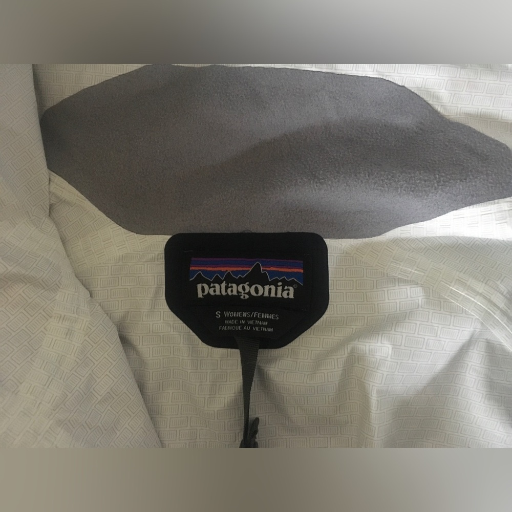 Patagonia Torrentshell Jacket - Picture 3 of 9